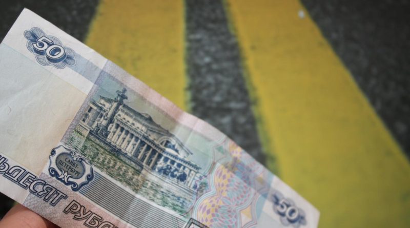 Разворот через двойную сплошную: штраф в 2019 году