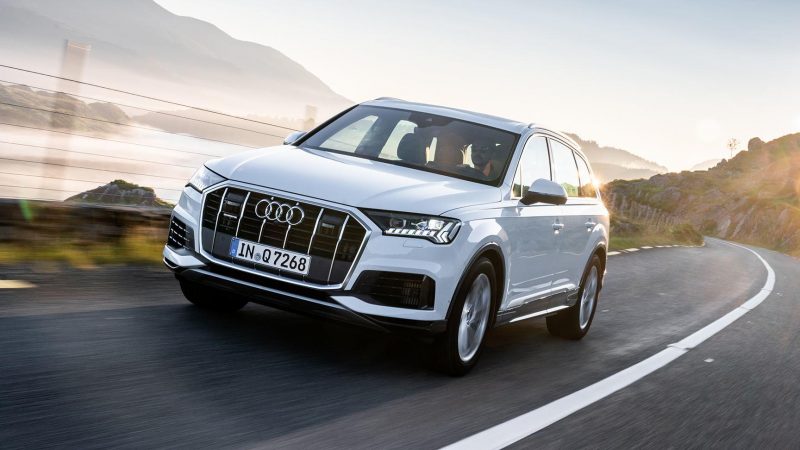 Автомобили Audi и особенности. Отличия на примере моделей Q7 и Q8