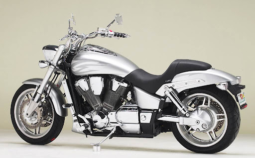 Эволюция и технические характеристики мотоциклов Honda VTX1800